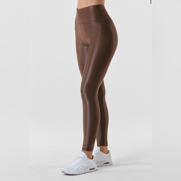 NOLI YOGA Liquid Leggings in Cafe - Picture 3 of 6